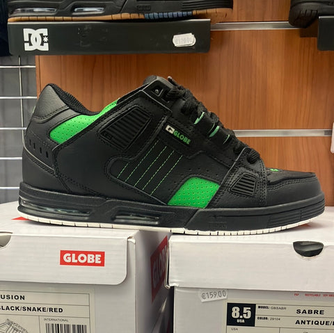 GLOBE sabre moto green