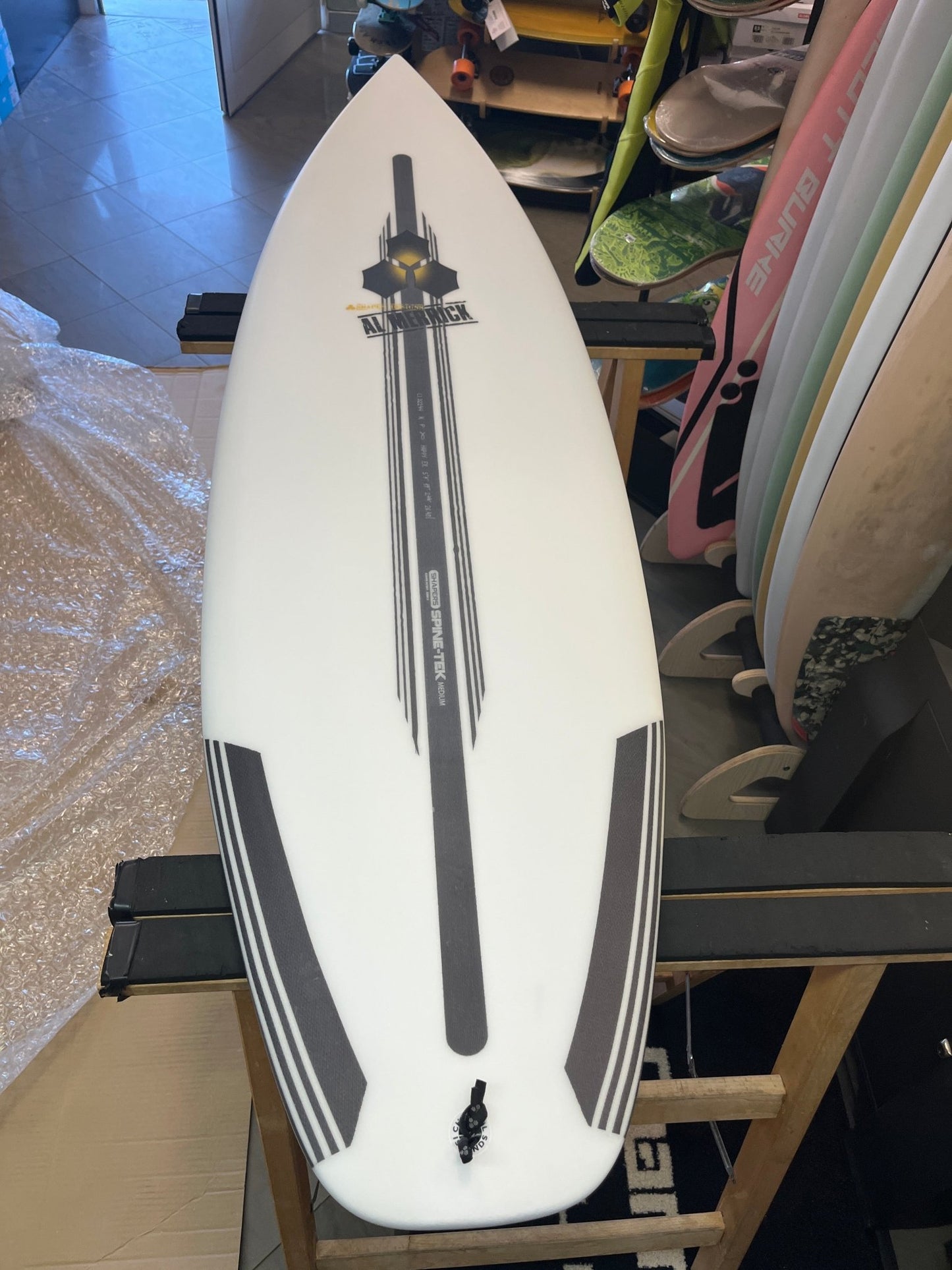 lost, Happy Everyday, shortboard, Happy Everyday
