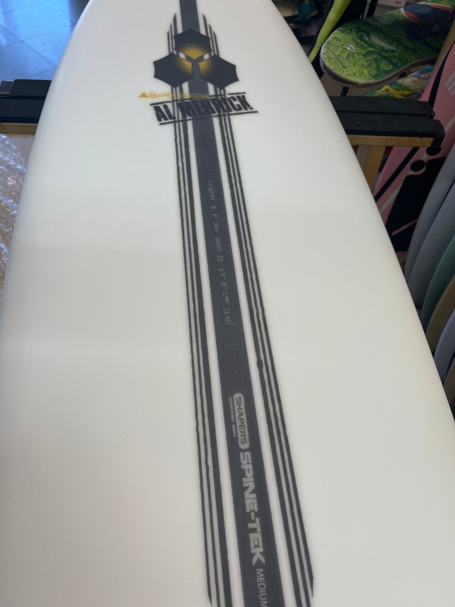 lost, Happy Everyday, shortboard, Happy Everyday