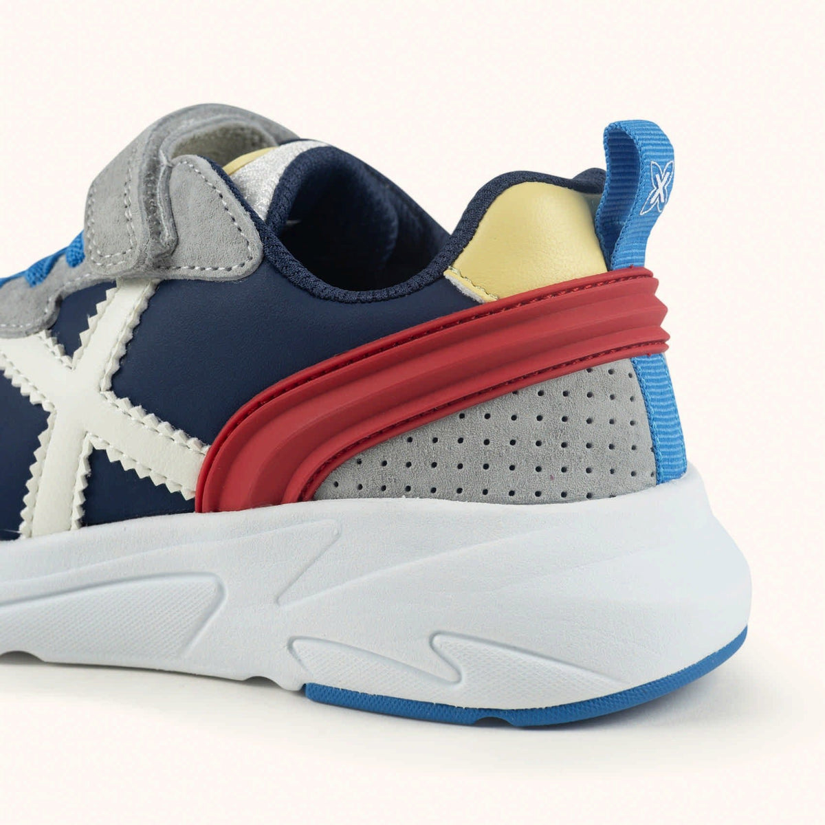 MUNICH, MUNICH MINI TRACK 132 Sneakers da bambino/a fuoristrada Blu navy, Rosso, Grigio, Giallo e Bianco, , MUNICH MINI TRACK 132 Sneakers da bambino/a fuoristrada Blu navy, Rosso, Grigio, Giallo e Bianco